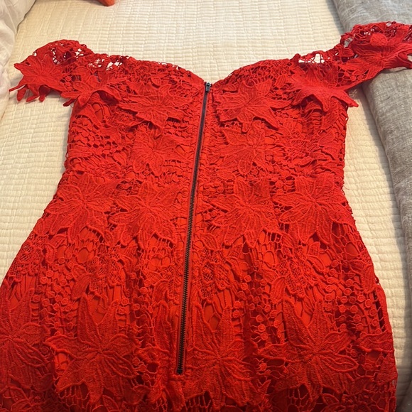 Gorgeous ASTR The Label off the shoulder red dress - Picture 7 of 8